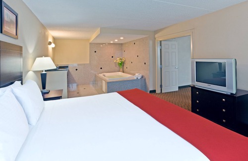 Woodstock Hotel | Holiday Inn Express Woodstock-Shenandoah Valley by IHG