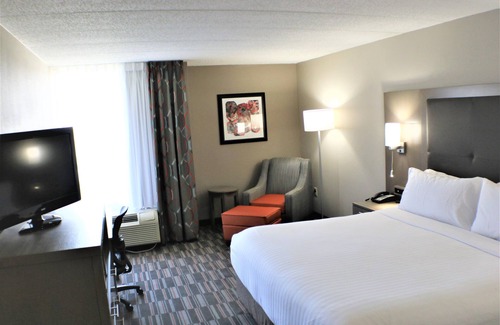 Woodstock Hotel | Holiday Inn Express Woodstock-Shenandoah Valley by IHG