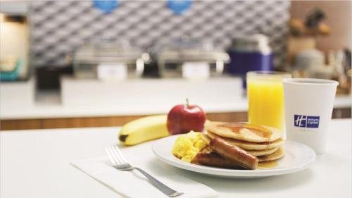Northlake Hotel | Holiday Inn Hotel Atlanta-Tucker, a Full Service Hotel