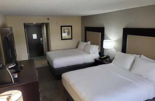 Northlake Hotel | Holiday Inn Hotel Atlanta-Tucker, a Full Service Hotel