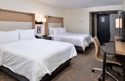 Overland Park Hotel | Holiday Inn Hotel & Suites Overland Park - Convention Center by IHG