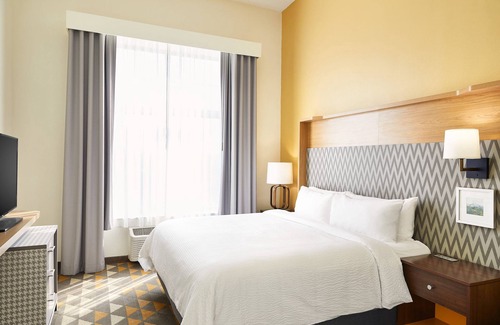 Madison Hotel | Holiday Inn Hotel & Suites Madison West - Middleton by IHG
