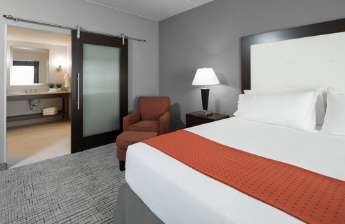 Davenport Hotel | Holiday Inn Hotel & Suites Davenport by IHG
