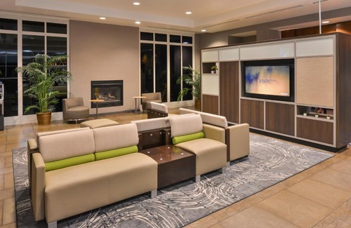 Waldron Hotel | Holiday Inn Kansas City Airport by IHG