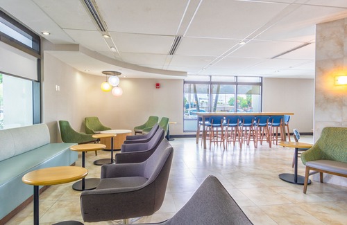 Miami Springs Hotel | Holiday Inn Miami - International Airport by IHG