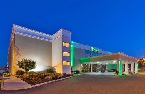 Morgantown Hotel | Holiday Inn Morgantown - Reading Area by IHG