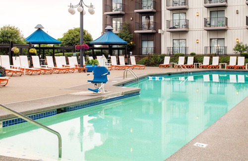 Hayden Island Hotel | Holiday Inn Portland - Columbia Riverfront by IHG