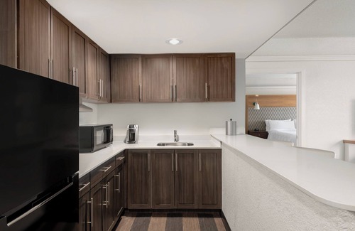 Pittsfield Hotel | Holiday Inn & Suites Pittsfield-Berkshires by IHG