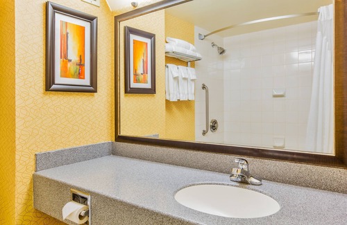 Sydney Hotel | Holiday Inn Sydney - Waterfront by IHG