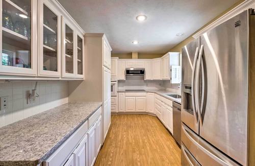 Eureka Springs House | Holiday Island Home: Fire Pit & Boat Parking!