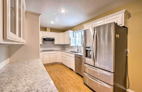 Eureka Springs House | Holiday Island Home: Fire Pit & Boat Parking!