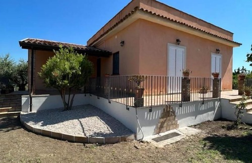 Calatabiano House | Holiday house Fiumefreddo di Sicilia for 1 - 4 persons with 2 bedrooms - Detached holiday house