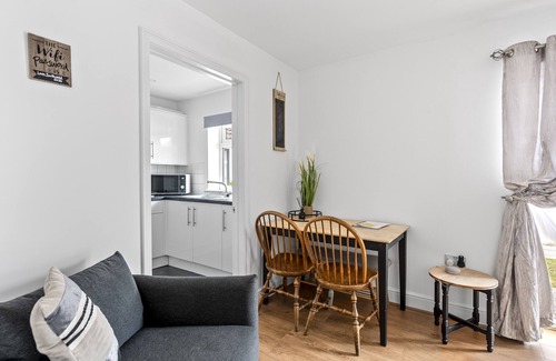 Reydon Cabin | Holiday Lodges just 1 mile from Southwold with ample parking and garden area.