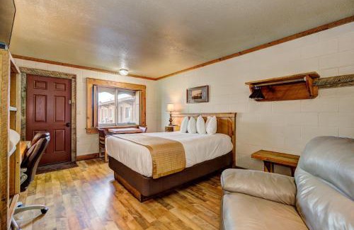 Emmett Hotel | Holiday Motel and RV Park