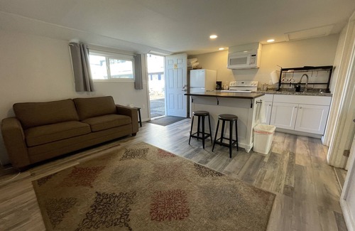 Westport Hotel | Holiday Motel