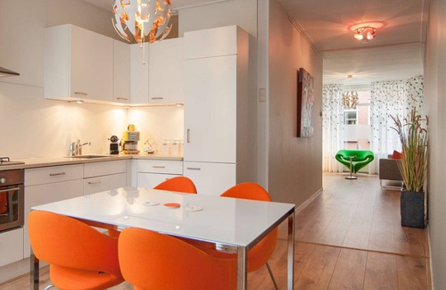 Binnenstad-Oost House | Holiday rental with 2 bedrooms at walking distance of Martini Tower