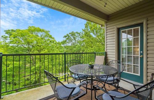 Branson House | Holiday Ridge Retreat Duo - Holiday Hills Branson Golf Resort Outdoor Pools