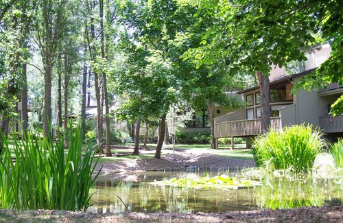 Pinetop Villa | HOLIDAY TIME! TRANQUIL 2 BEDRM VILLA & GARAGE IN PINETOP CNTRY CLB AREA SLEEPS 6