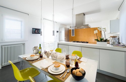 Borgo-Sanzio Apartment | holiday vacation apartment penthouse rental, italy, sicily, sicilia, catania, view, walk to town, air conditioning, inte