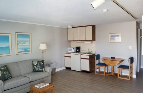 West Yarmouth Hotel | Holiday Vacation Condominium