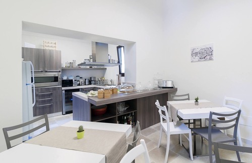Il Monte Villa | holiday vacation large villa rental italy, apulia, puglia, gallipoli, pool, view, air conditioning, wi-fi internet, walk