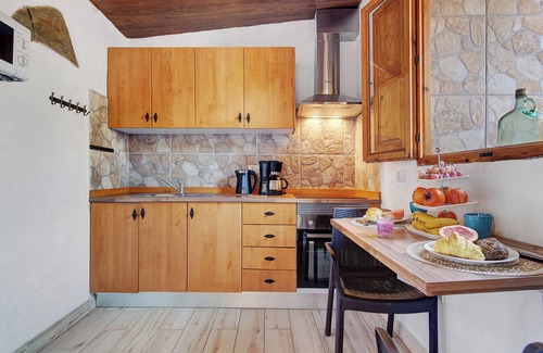 Santa Maria de Guia de Gran Canaria Villa | Holiday Villa 'Hogar Vacacional Talumaya' with Sea Views, Private Pool and Wi-Fi