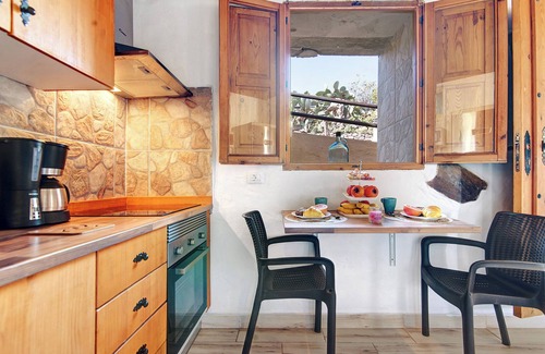 Santa Maria de Guia de Gran Canaria Villa | Holiday Villa 'Hogar Vacacional Talumaya' with Sea Views, Private Pool and Wi-Fi