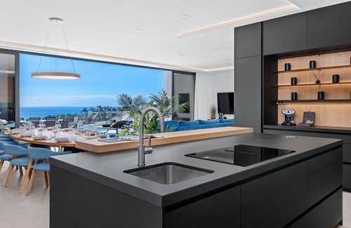 El Madronal Villa | Holiday Villa 'Karat Caldera' with Sea View, Wi-Fi and Air Conditioning