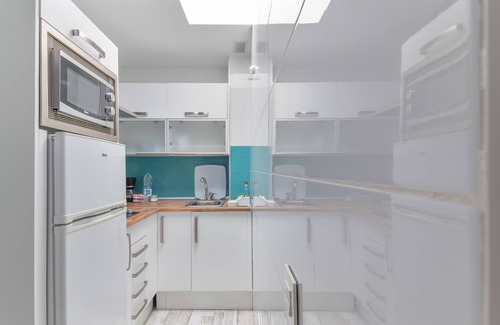 Playa de Arinaga Apartment | Holidays 'Acuario Arinaga' with Wi-Fi