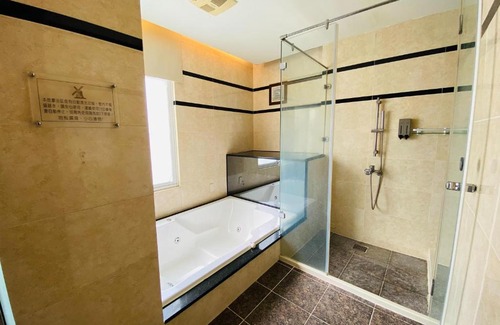 North District Hotel | Holland Hill Motel