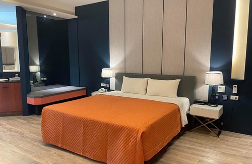 North District Hotel | Holland Hill Motel