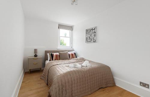 Holland Park Apartment | Holland Park 2 Bedroom Apartment