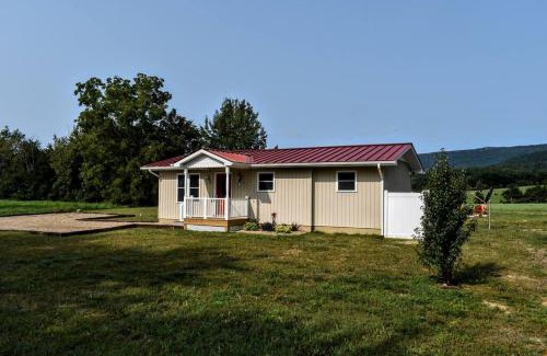 Luray House | Holly Tree Retreat Located In Beautiful Luray, VA.