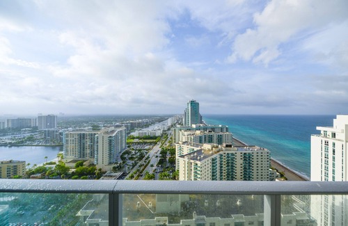 Hollywood South Central Beach Apartment | Hollywood Beach Condos