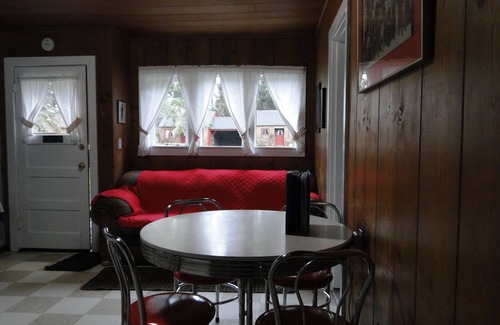 Ocean Park Cottage | Hollywood Cottage- 2 bedroom cottage
