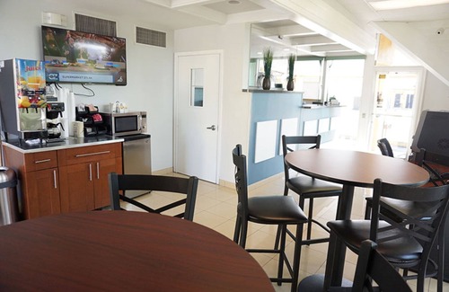 North Central Hollywood Hotel | Hollywood Gateway Inn