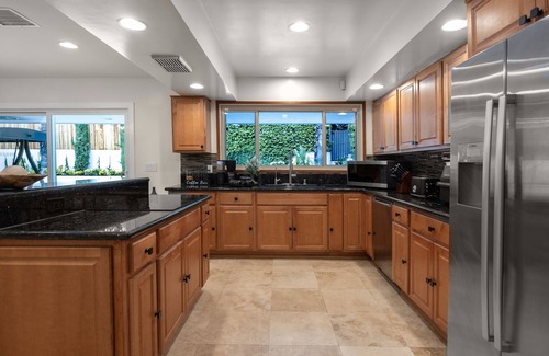 Hollywood Hills West House | Hollywood Hills Villa: Heated Pool, Unique Design, Peaceful and Private