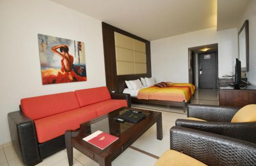 Maamelteine Hotel | Hollywood Inn Boutique Hotel