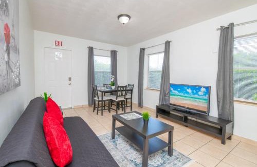 North Central Hollywood Apartment | Hollywood private apartments
