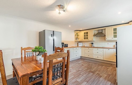 Carlisle House | Holme View Cottage - Three Bedroom House, Sleeps 6