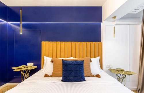 Bucharest City-Centre Apartment | HOLT - Leagues and Words Under The Sea