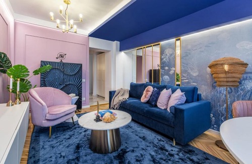 Bucharest City-Centre Apartment | HOLT - Leagues and Words Under The Sea