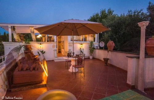 Borghesiana House | HomArt roof roman king