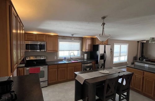 Saratoga Springs House | Home 2 mins to Saratoga. Newly renovated & Pet friendly .