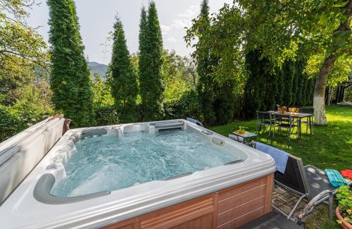 Brasov Villa | Home Alone