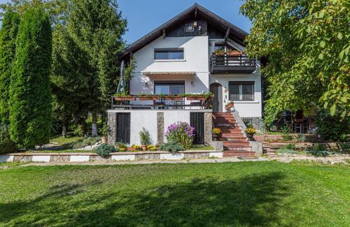 Brasov Villa | Home Alone