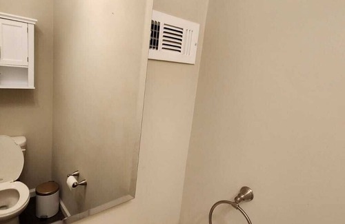 Central Islip House | Home Away From Home Luxe Condo