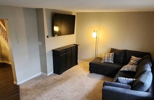Central Islip House | Home Away From Home Luxe Condo