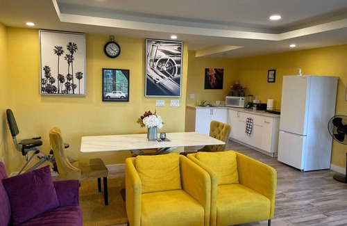 Fort Gary Apartment | HOME AWAY FROM HOME