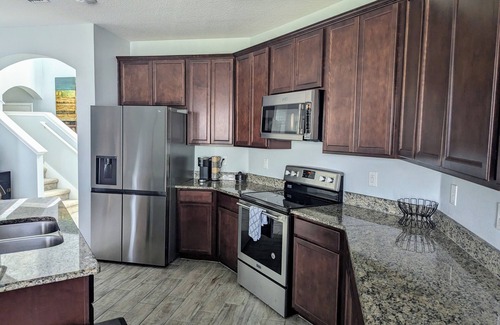 Riverview House | Home Away From Home For Traveling Nurses, Professionals, or Families